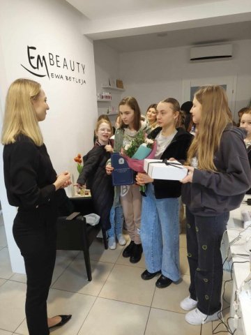 b_1024_768_0_00_images_2023_2024_Bujak_Kosmetolog_433760660_875173354410614_1959425126281665795_n